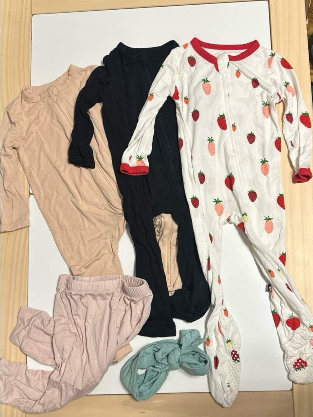 Kyte Baby Romper Footie Pants Headband Lot 6-12m Porcelain Midnight Strawberries